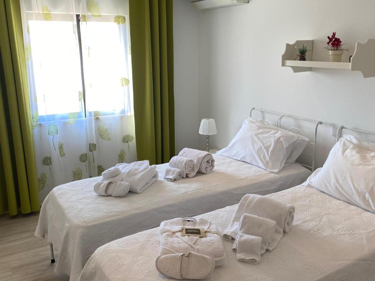 Os Reais - Apt In Front Of The Beach In Centeanes Carvoeiro  Exteriör bild